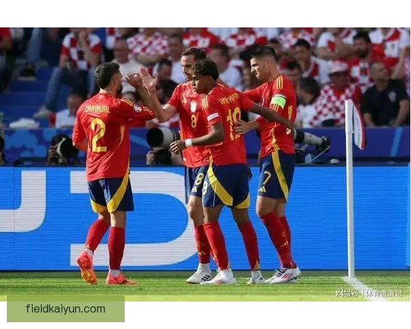 鲁伊斯国家队首秀表现值得关注，展现出色竞技状态和潜力。